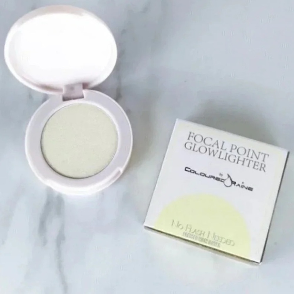 Coloured Raine Focal Point Glowlighter ‘No Flash Needed’ Pressed Highlighter - Picture 2 of 9